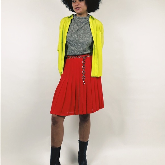 Red Escada pleated wool skirt - Picture 6 of 9